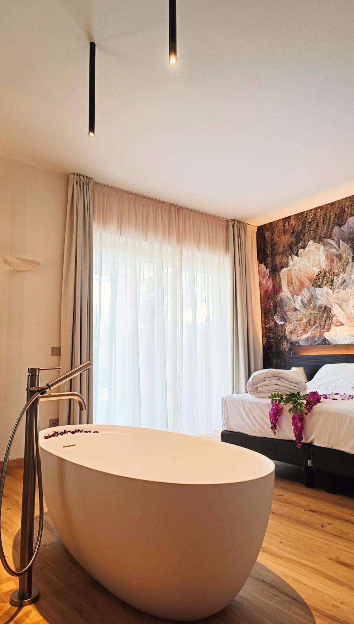 קנוביו Hotel Villa Cuserina מראה חיצוני תמונה