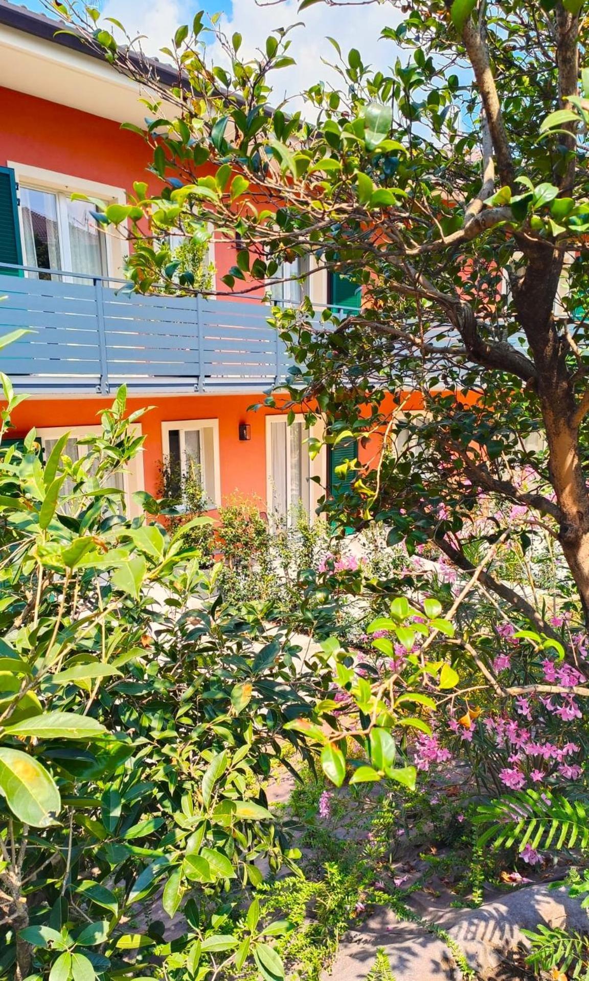 קנוביו Hotel Villa Cuserina מראה חיצוני תמונה