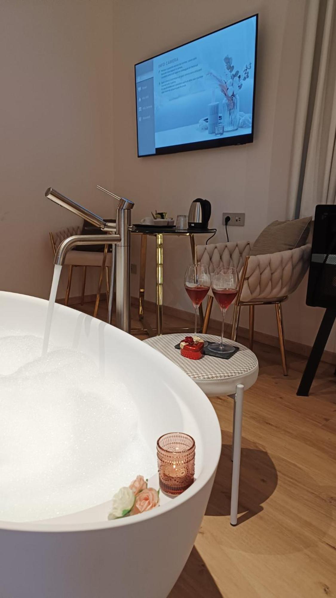 קנוביו Hotel Villa Cuserina מראה חיצוני תמונה